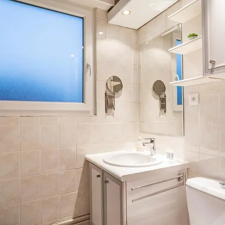 Apartment Le Nid - 20min Marche Noel, Tram A 2 Pas, Balcon