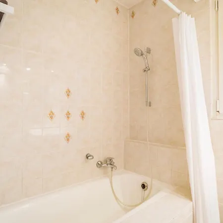Apartment Le Nid - 20min Marche Noel, Tram A 2 Pas, Balcon